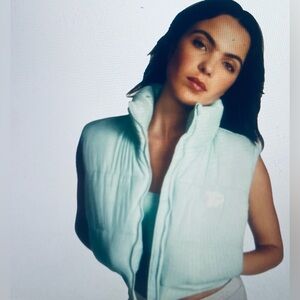 NWT PINK BRAND PUFFER VEST IN AQUA BLUE COLOR